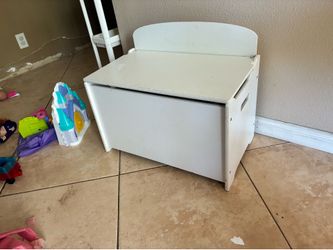 Kids toy box used