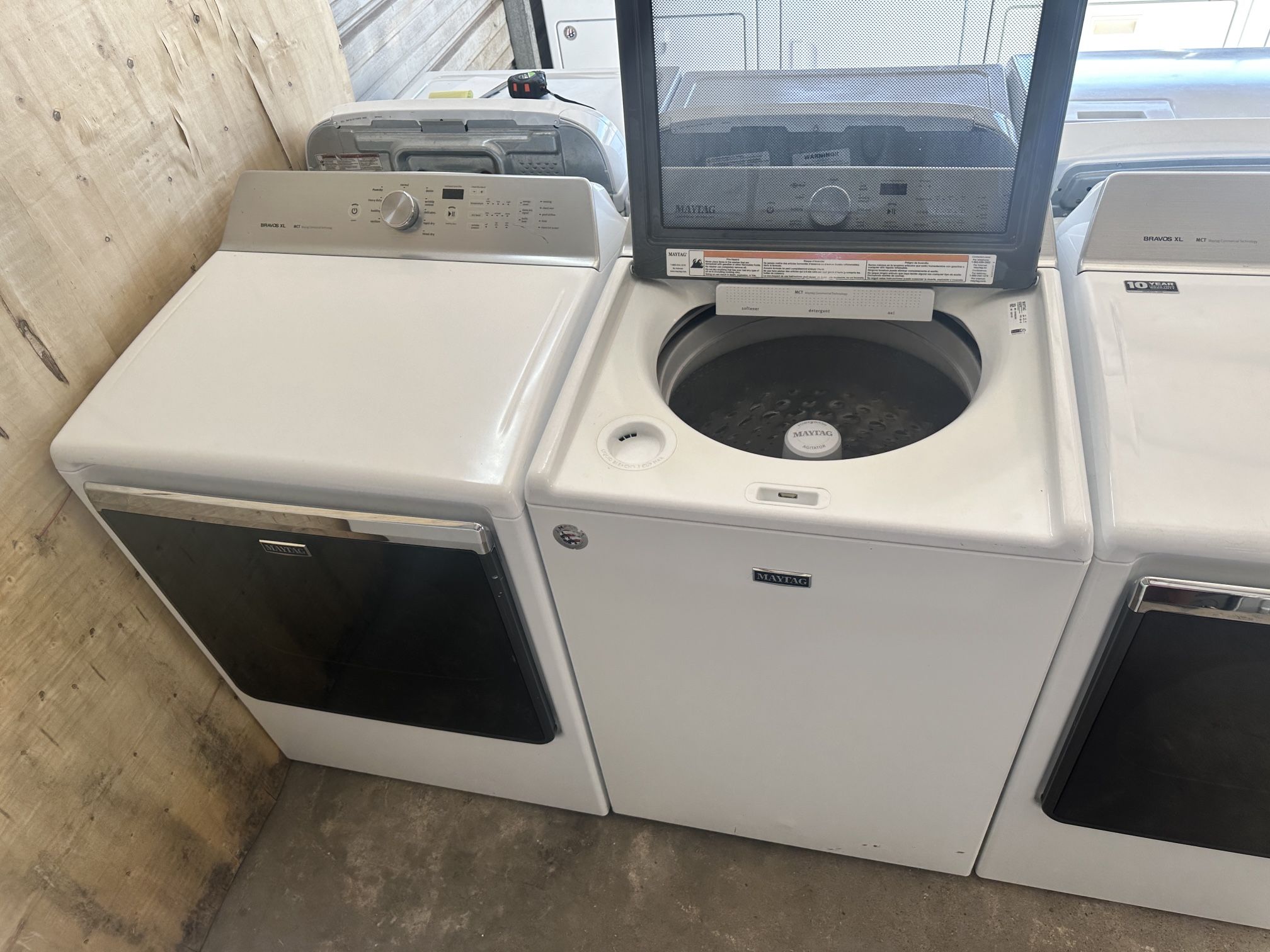 Maytag Extra Large Capacity Washer With Agitator and Extra Large