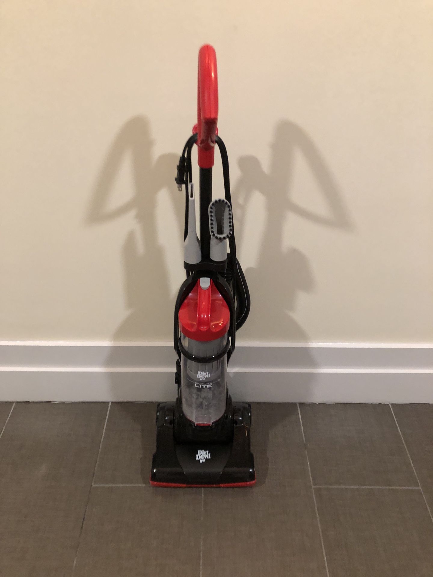 Dirt Devil Endura Lite Bagless Vacuum Cleaner, Small Upright