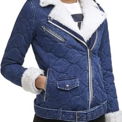 Levi’s Women’s Sherpa Lined Vest Small