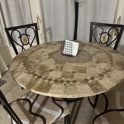 Round Dining Table with 4 Chairs & Bakers Rack