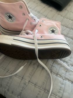 Women’s size 5 converse pink high tops