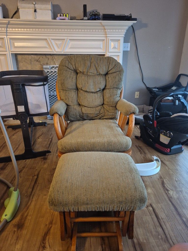 Rocking Chair With Ottoman