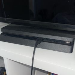 PS4 Pro Slim