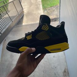 jordan 4 (thunders)