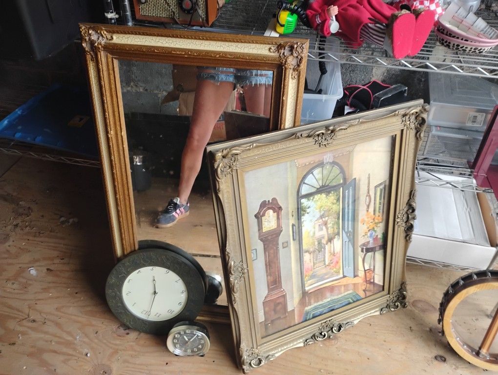 2:00 A Mirror And A Large Picture