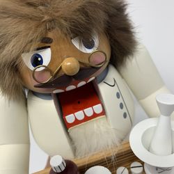 German Virologist/PHARMACIST 👨🏻‍🔬EM MERCK 💉SIGNED NUTCRACKER