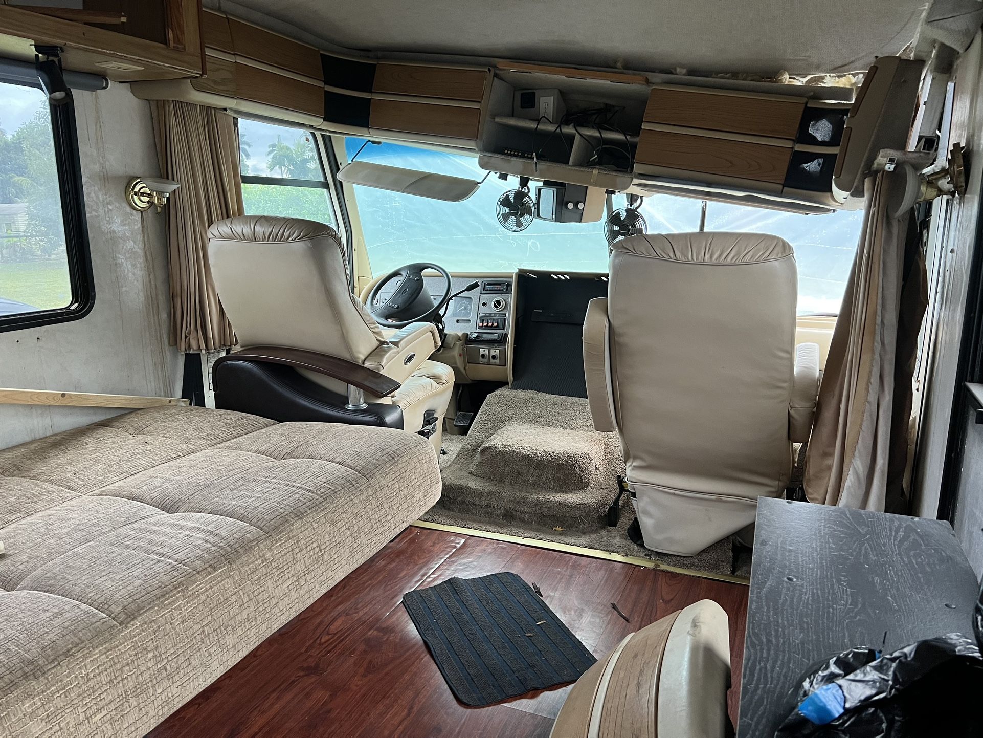 Ford P30 1997 Motor home RV, Salvage Title