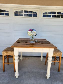 Gorgeous Rustic White Farmhouse  Table Set!