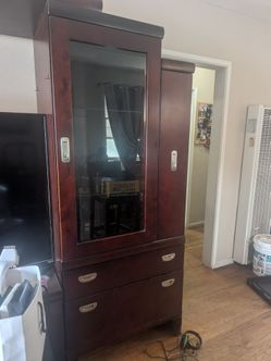 Entertainment center