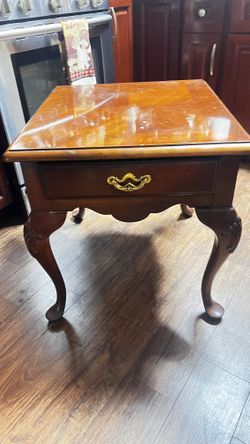 Gorgeous Side Table with Draw