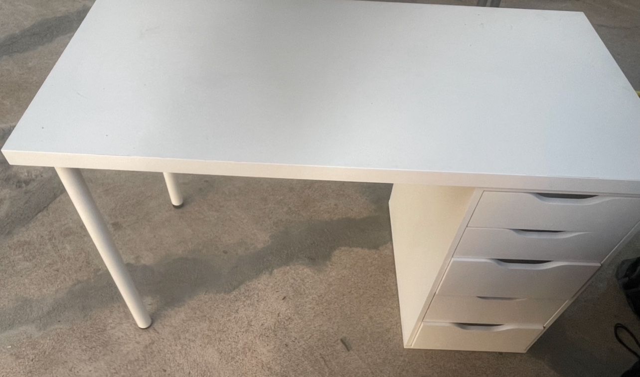 Vanity Desk And Mirror