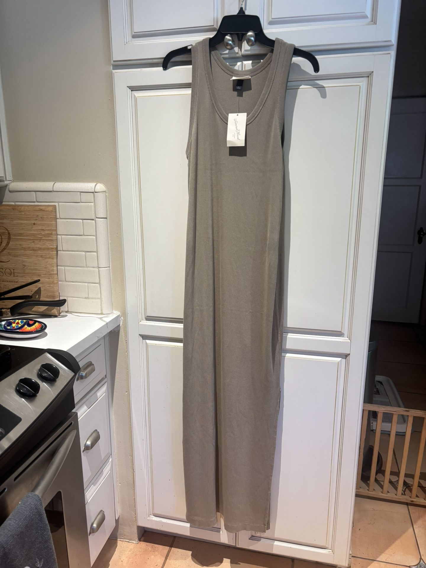 NWT Universal Thread Ribbed Tan Dress Size L has one slit