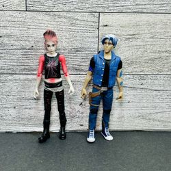 READY PLAYER ONE ART3MIS and Parzival 4” ACTION FIGURE TOY (PRE-OWNED)