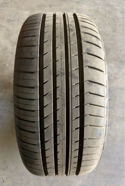 x1 used 235/40/18 Cosmo tire (1 piece only)