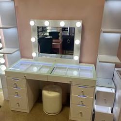 NEW NEW NEW!!! 3 pc Lox Vanity Set in Glossy White Finish