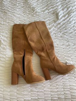 Taupe color boots Brand New Size 6