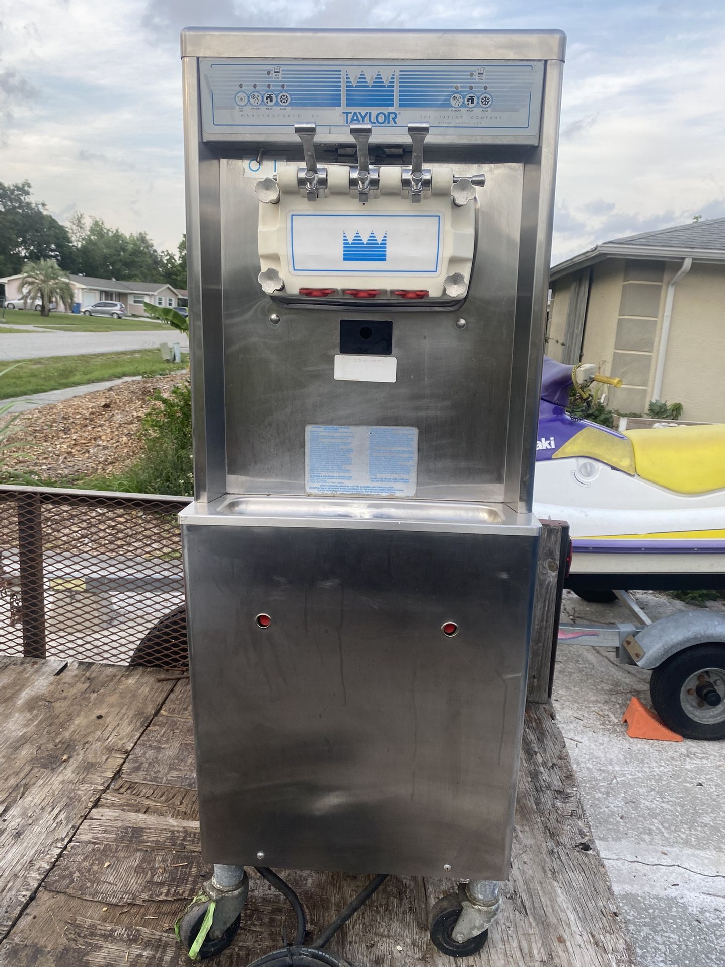 Taylor soft 794-33 Ice Cream Machine .
