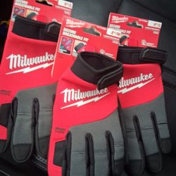 MILWAUKEE HEAVY DUTY GLOVES $10 DOLLARS EACH 