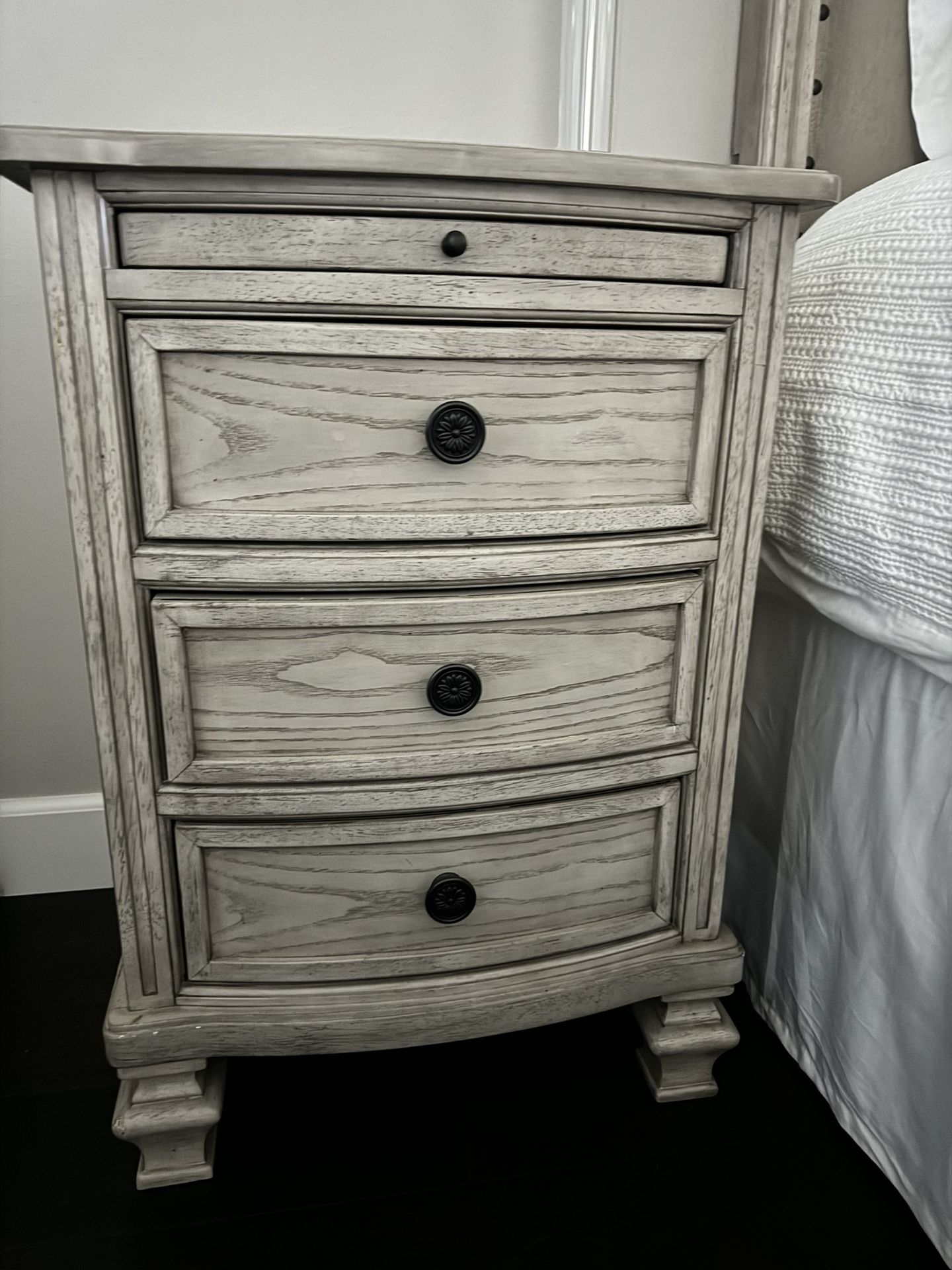 Nightstands Set Of Two for Sale in San Diego, CA OfferUp