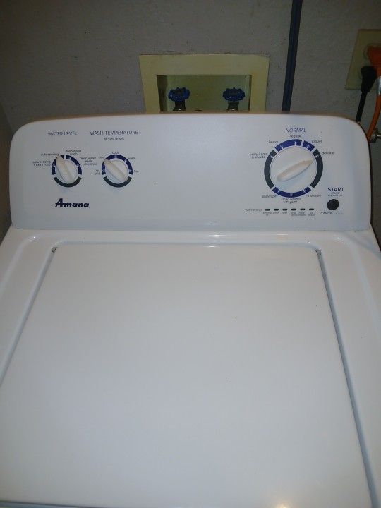 New Amana  Washer And Dryer Set 