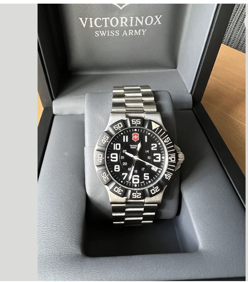 Victorinox Swiss Army Watch 241344 for Sale in Schertz, TX - OfferUp