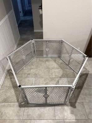 Large Playpen / Pet Fence