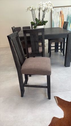 Dining table with 6 chairs