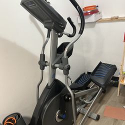  Elliptical Machine