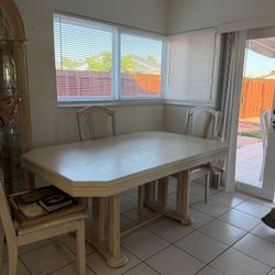 PICK UP NOW Dining room three piece set 