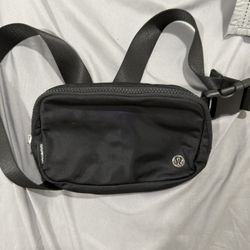 Lululemon Everywhere Belt Bag