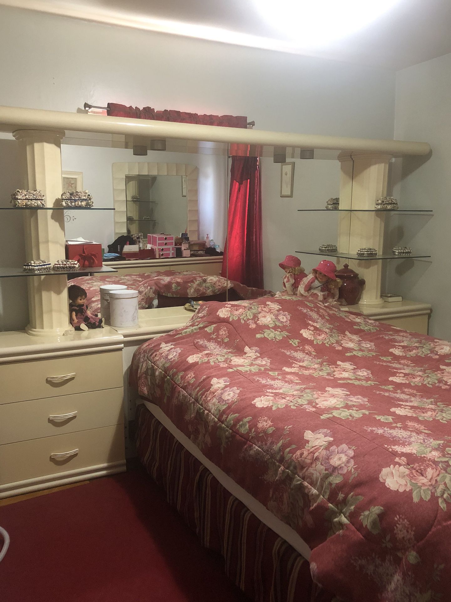Full set queen bedroom W/O mattress & box