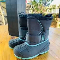 New Cat And Jack Snow Boots Size  13