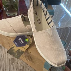 Toms