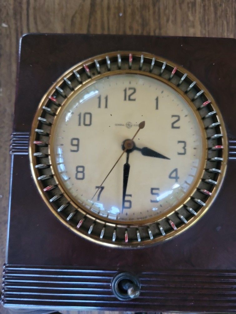 1930s Clock. GE.1930 Antique