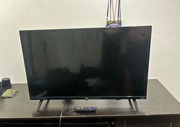 32” TCL ROKU Smart TV