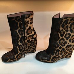 MINT!  Reduced! 100% Authentic GUCCI Jaguar Leapard Pony Boots, New, Unworn