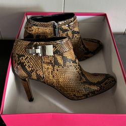 BRAND NEW VINCE CAMUTO CHELSEA BOOTIES