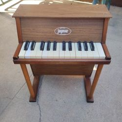 Jaymar VINTAGE kids piano. 
