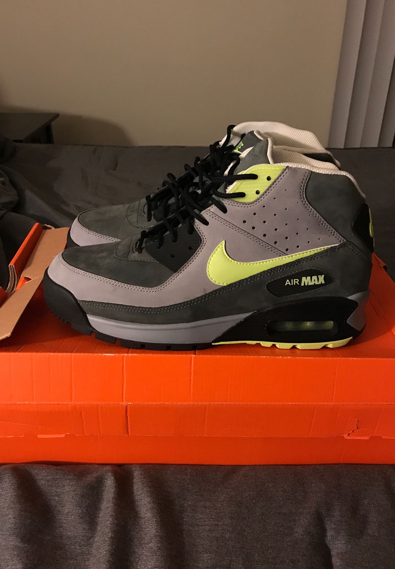 Nike Max 90 Boot Size 10