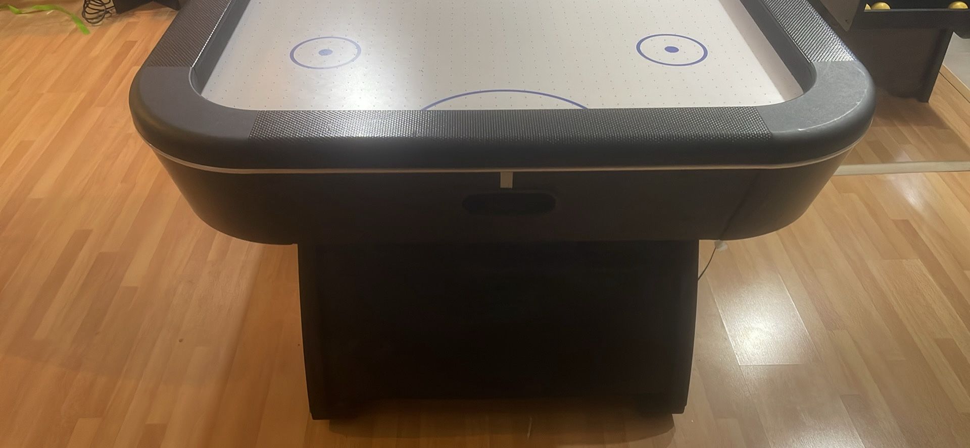 Air Hockey Table