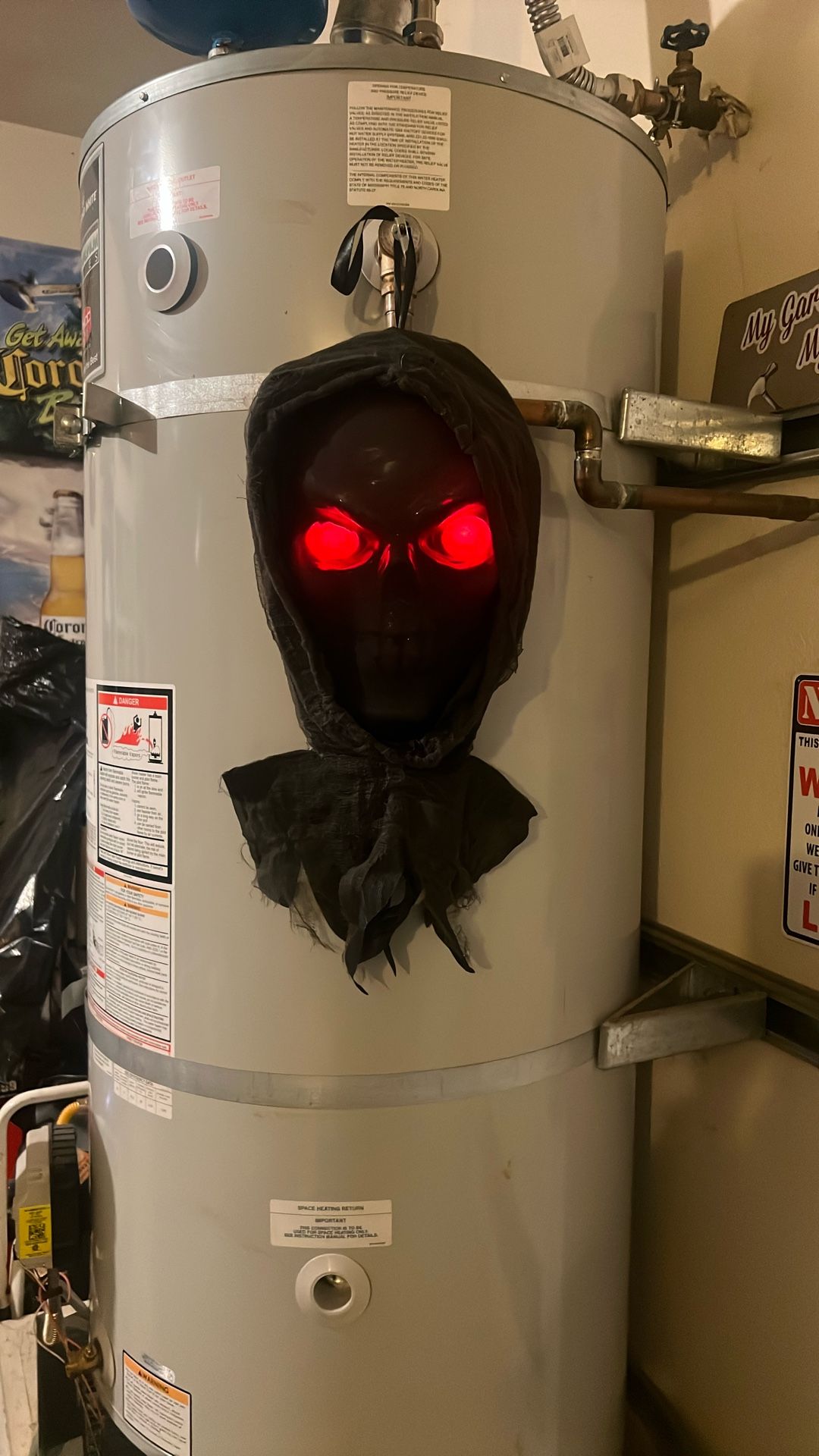 Hanging  Sound Activated Skeleton Lights Up And Several Sayings And Laughs