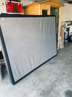 Free Queen foundation mattress