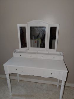 White Vanity Table with Tri-Fold Mirror