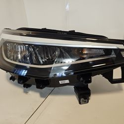 2020-2024 Pre-owned Volkswagen ID4 Right  Side Headlight .