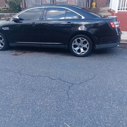 2013 Ford Taurus