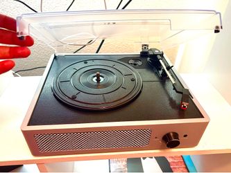 Vinyl Record Player w/2 Stereo Speakers. Only 2 weeks old. Amazing Condition.