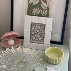 white tile frame & danish pastel print 🖼🌸