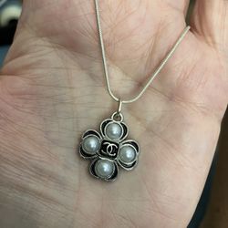 LUXURY PENDANT NECKLACE 