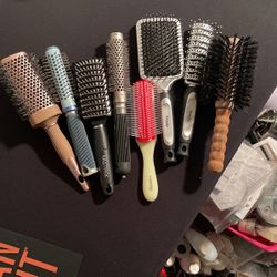 Hair brushes 
